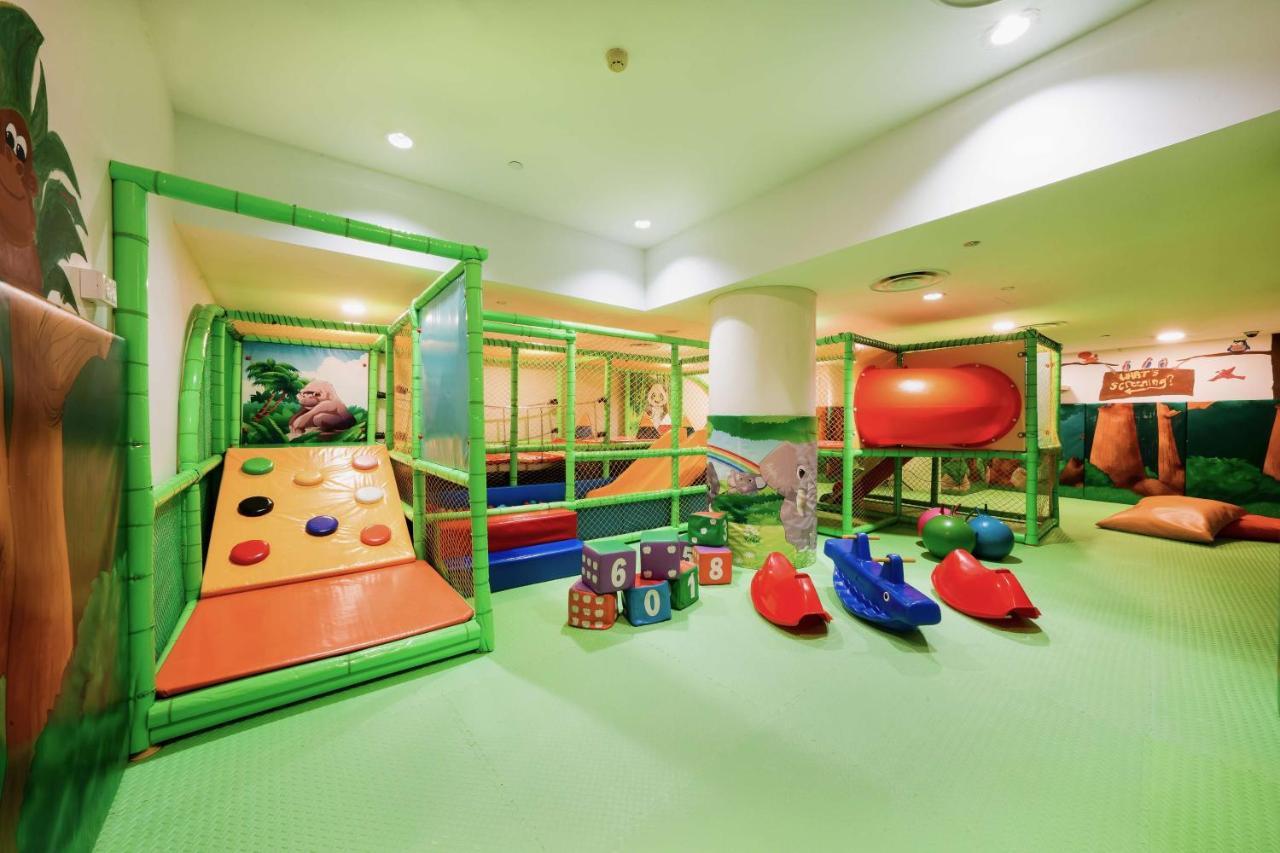Shangri-La Rasa Sentosa, Сингапур Экстерьер фото An indoor playground in a shopping mall