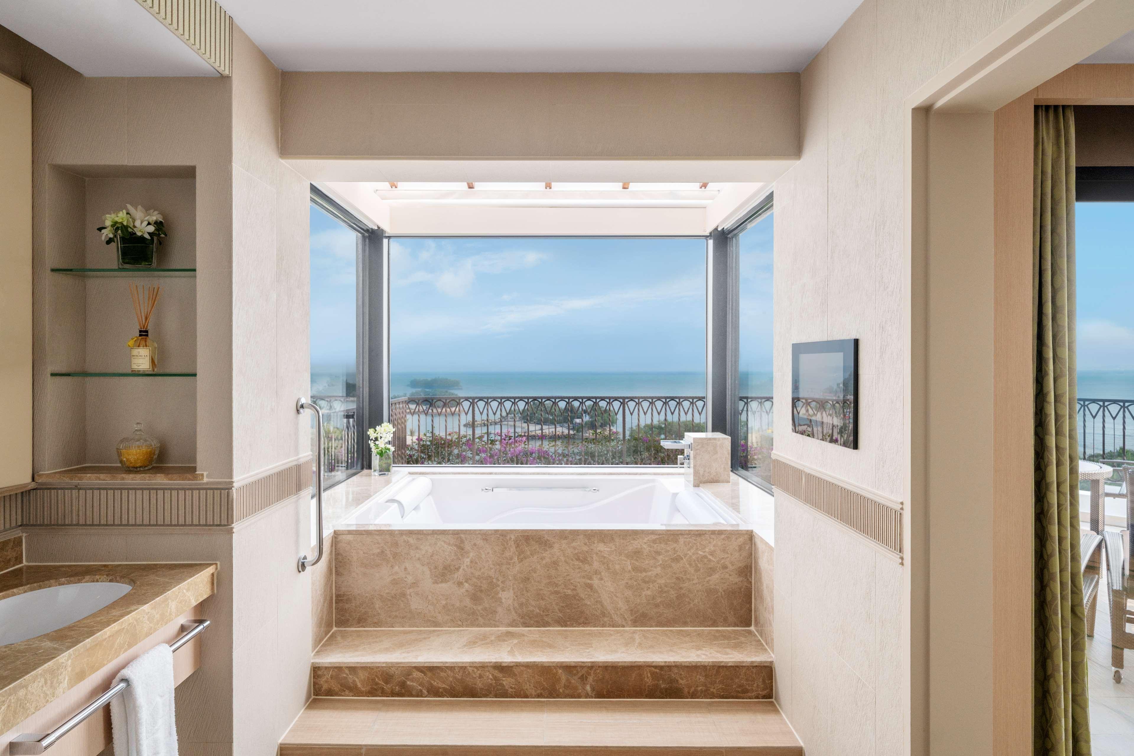 Shangri-La Rasa Sentosa, Сингапур Экстерьер фото Bathroom