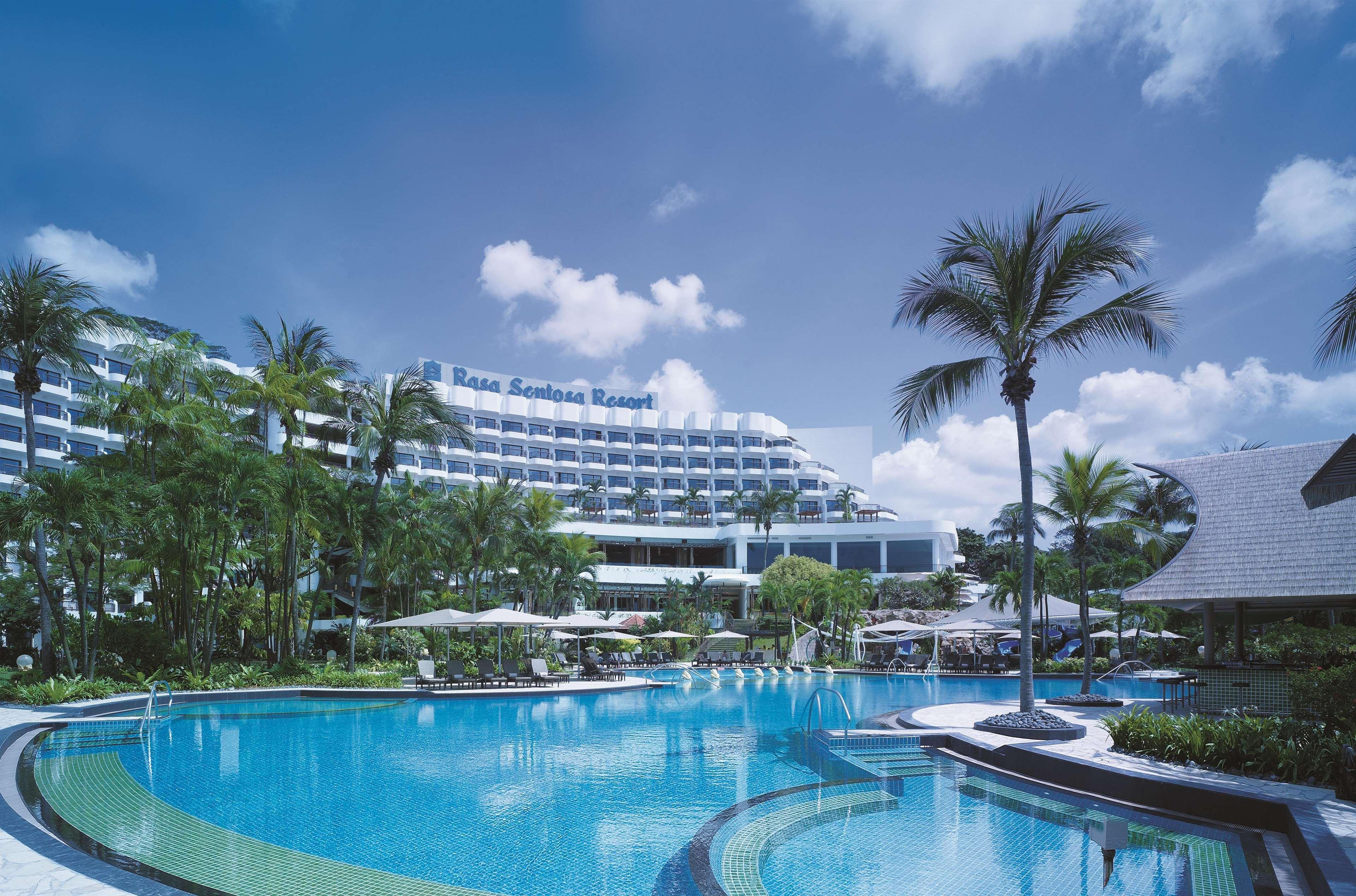 Shangri-La Rasa Sentosa, Сингапур Экстерьер фото The pool at the Hilton